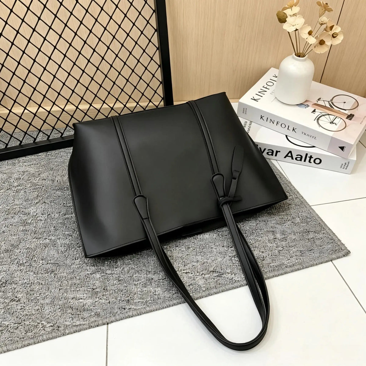 Bolso Tote Minimalista Negro