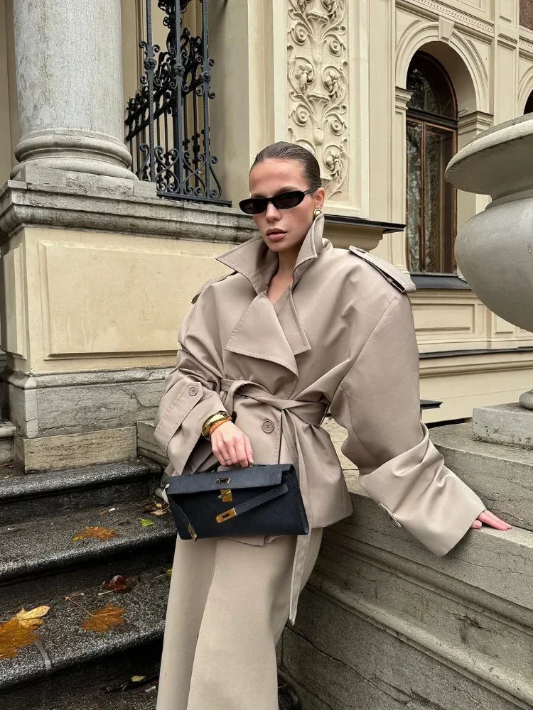 Chaqueta Gabardina Corta con Lazada