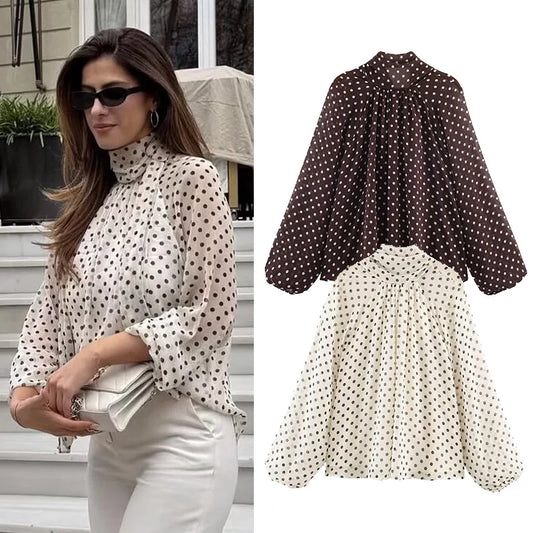 Blusa de Lunares Cuello Alto