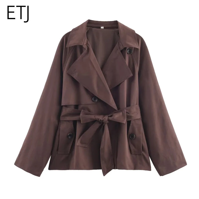 Gabardina Corta Cruzada Estilo Británico