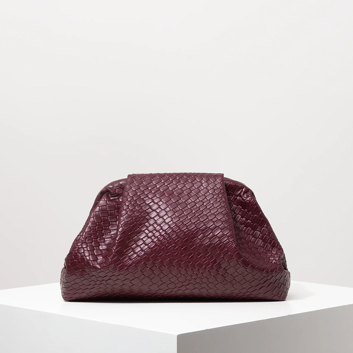 Clutch Trenzado Burdeos