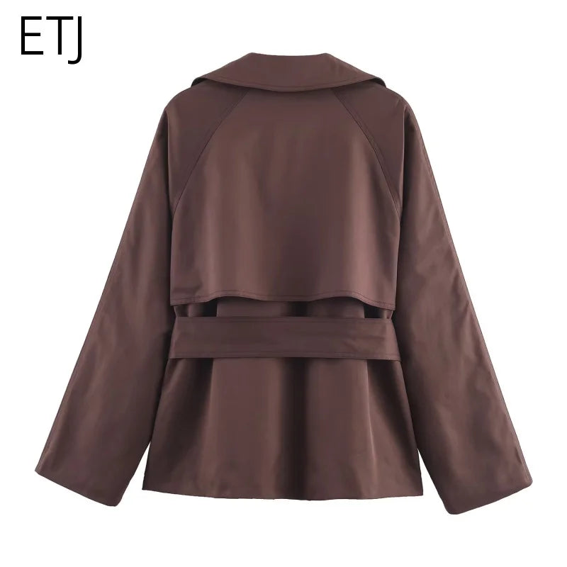 Gabardina Corta Cruzada Estilo Británico