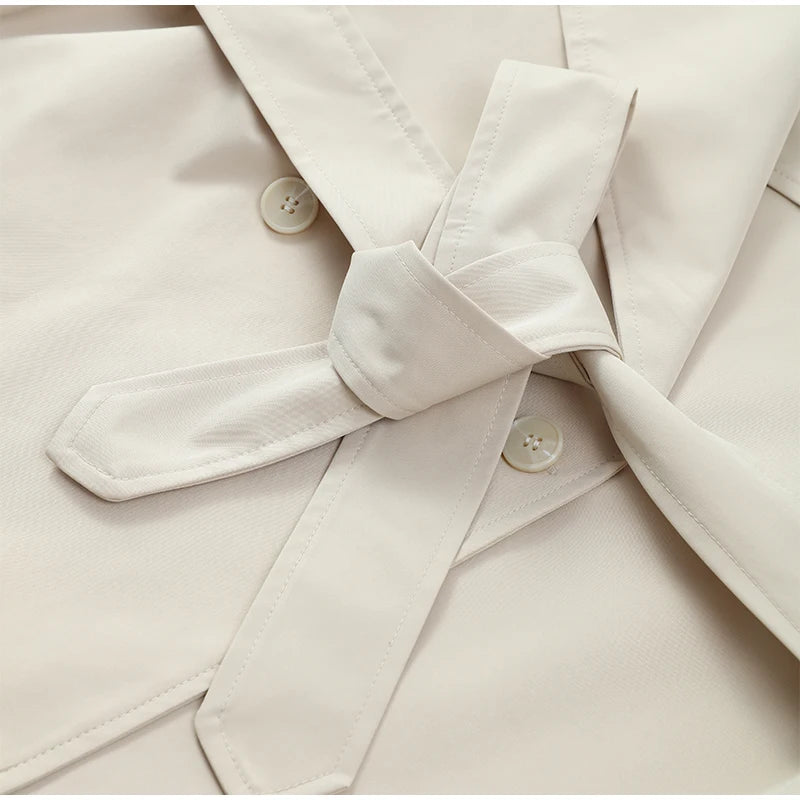 Chaqueta Gabardina Corta con Lazada