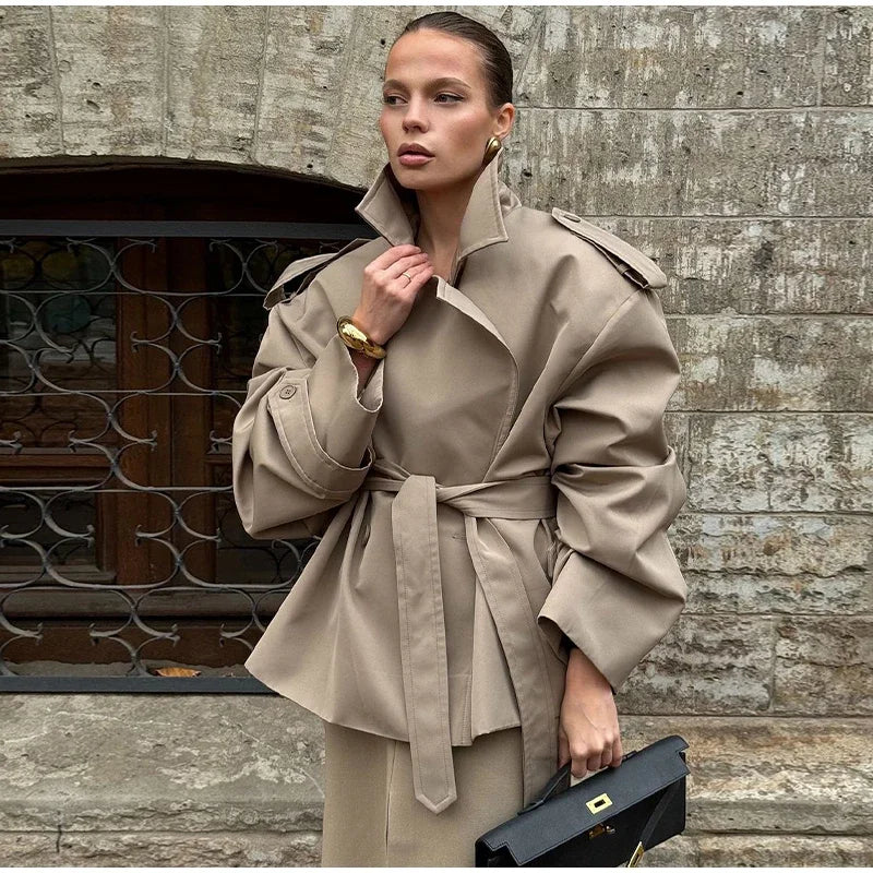 Gabardina Larga de Cuello Alto