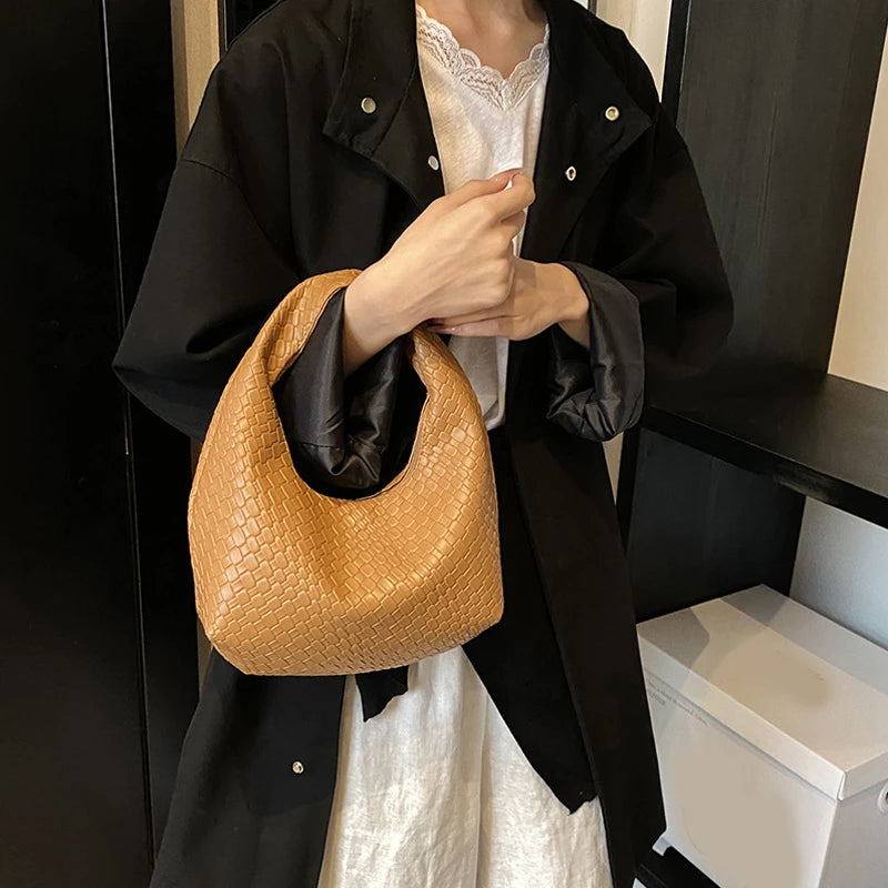Bolso Hobo Trenzado