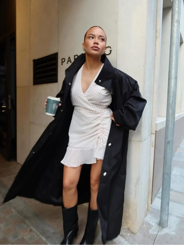 Gabardina Larga de Cuello Alto
