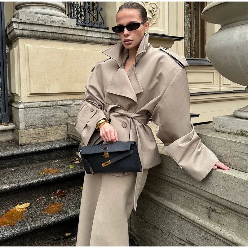 Chaqueta Gabardina Corta con Lazada