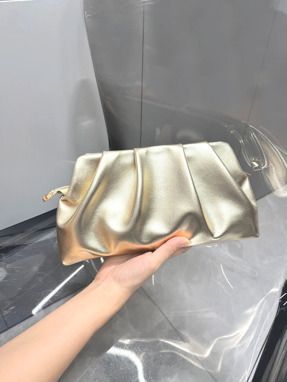 Clutch Fruncido con Cadena