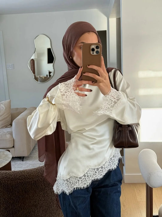 Blusa Satinada con Encaje