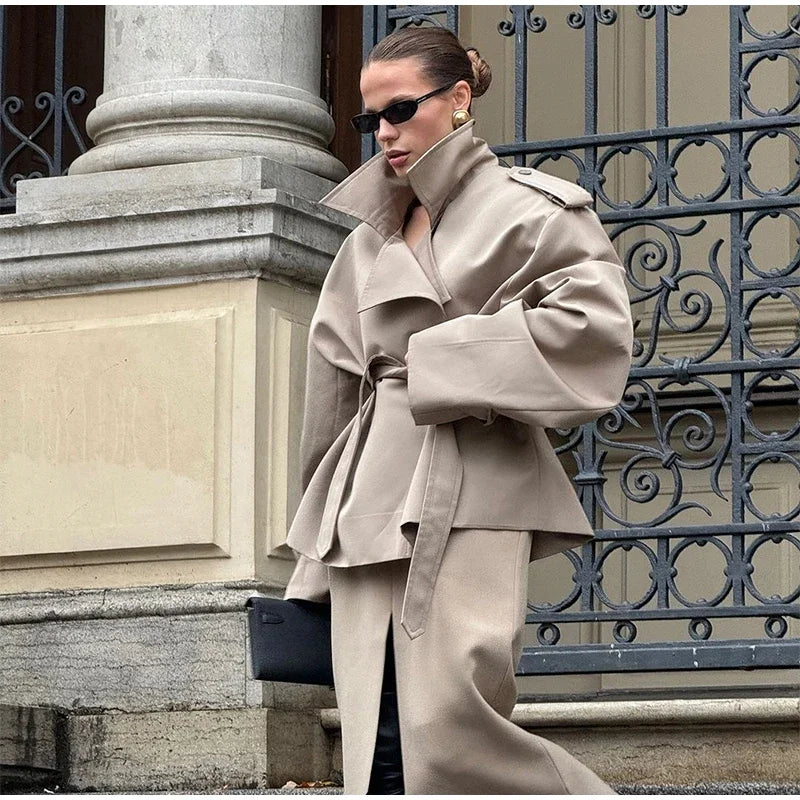 Gabardina Larga de Cuello Alto