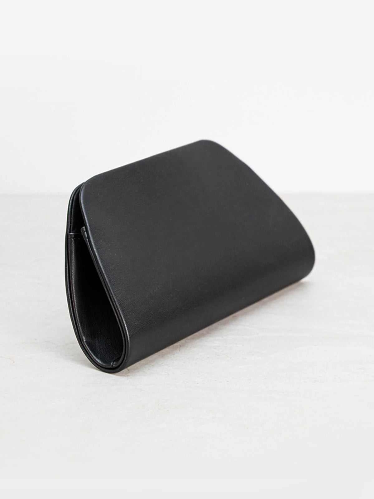 Clutch con Asa Dorada